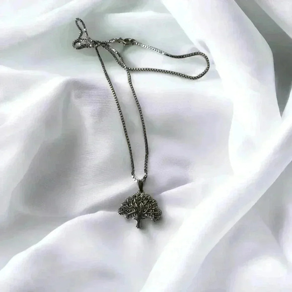 Sterling silver tree of life good luck pendant  on chain 16.5” - Picture 1 of 6